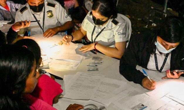 Carnetizan a los menores que transitan por la zona fronteriza entre Morazán y Honduras